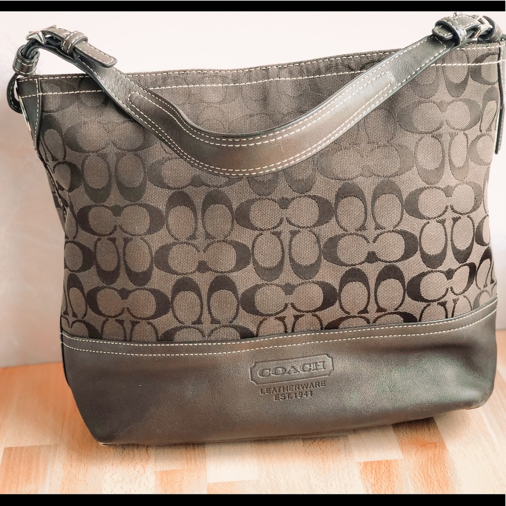 Pre-loved COACH shoulder bag